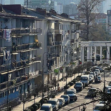 באטומי Апартаменты От Зуры מראה חיצוני תמונה